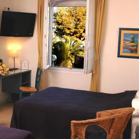 Logis L'esterella 3*