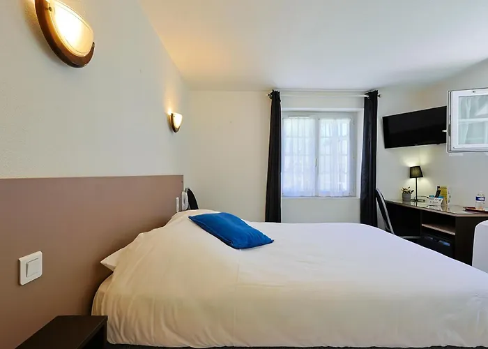 Logis L'esterella מלון 3*