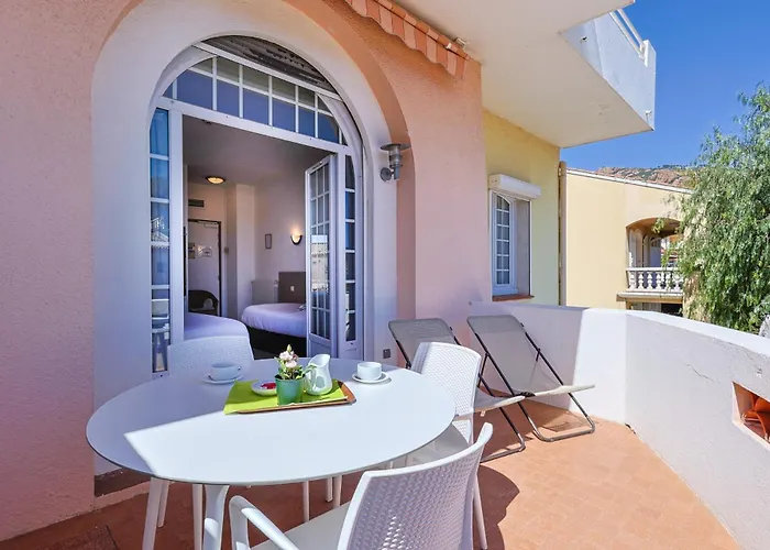 Logis L'esterella 3*