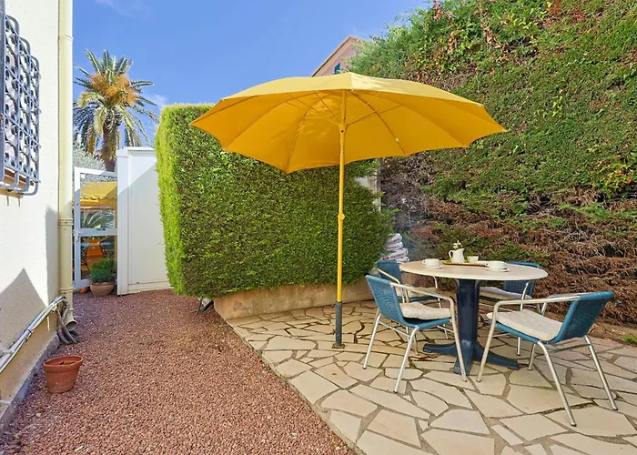 מלון Logis L'esterella 3*