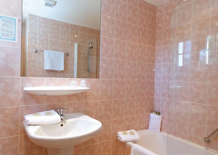 מלון Logis L'esterella 3*