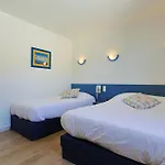 Logis L'esterella Hotel