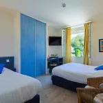 Logis L'esterella Hotel