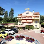 Hotel Logis L'esterella 3*