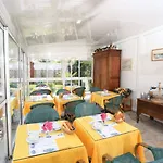 Hotel Logis L'esterella 3*
