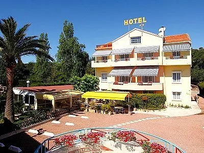 Отель Logis L'esterella