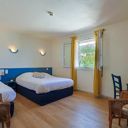 Logis L'esterella Отель Сен-Рафаэль