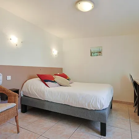 Logis L'esterella Otel 3*
