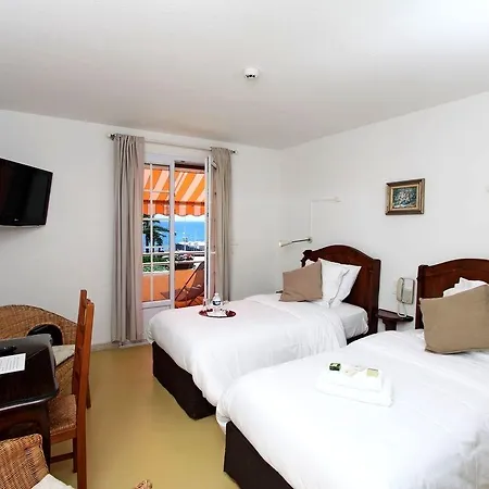 Logis L'esterella Отель 3*