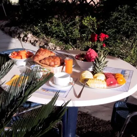 Logis L'esterella Отель 3*