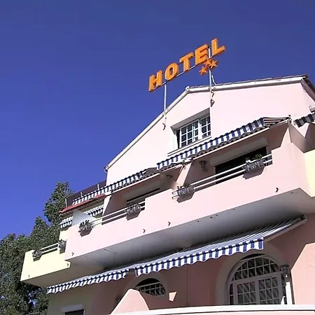 Otel Logis L'esterella Saint-Raphaël