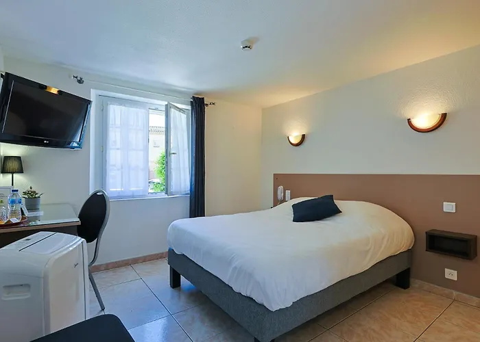 Отель Logis L'esterella