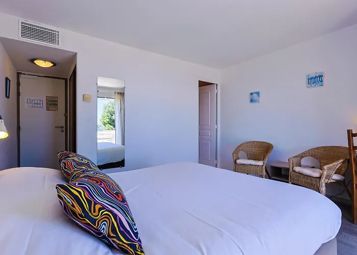 Hotel Logis L'esterella 3*