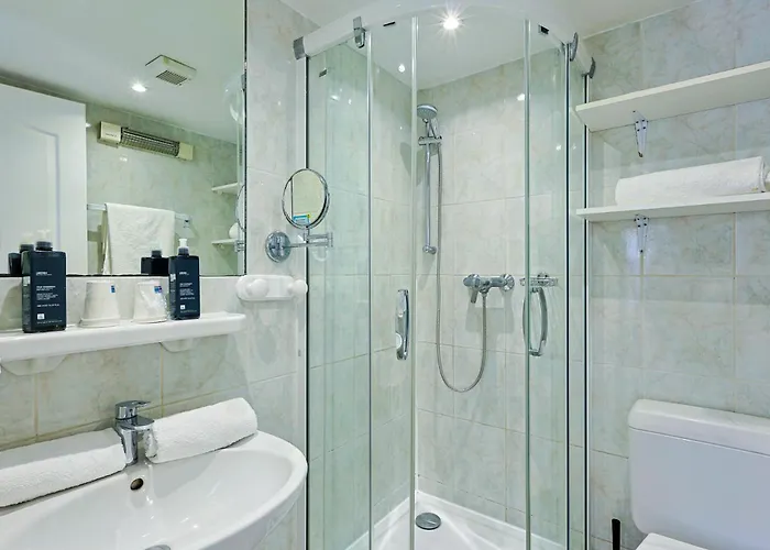 Hotel Logis L'esterella Saint-Raphael (Var)