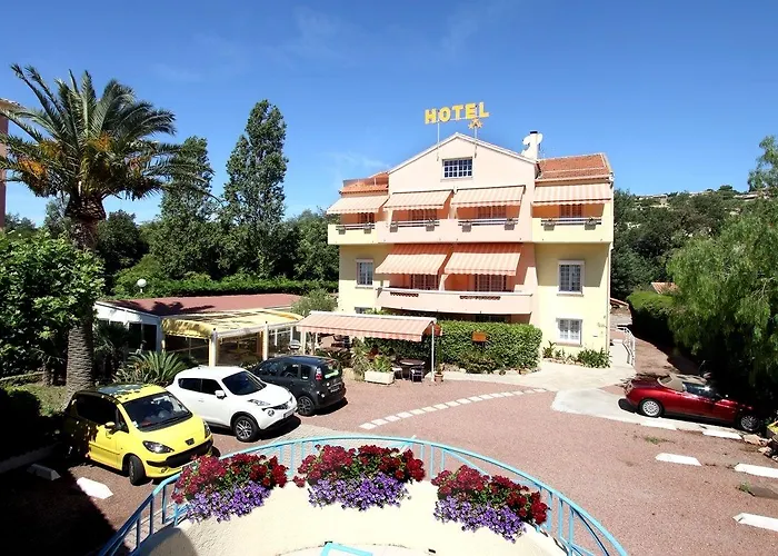 Hotel Logis L'esterella 3*