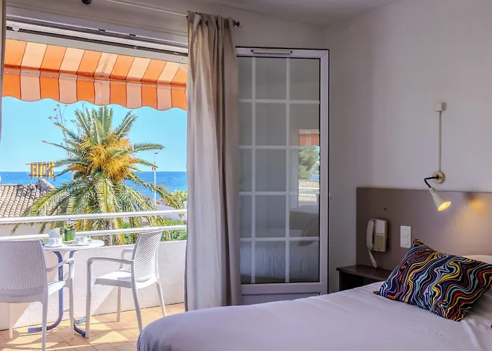 Отель Logis L'esterella 3*