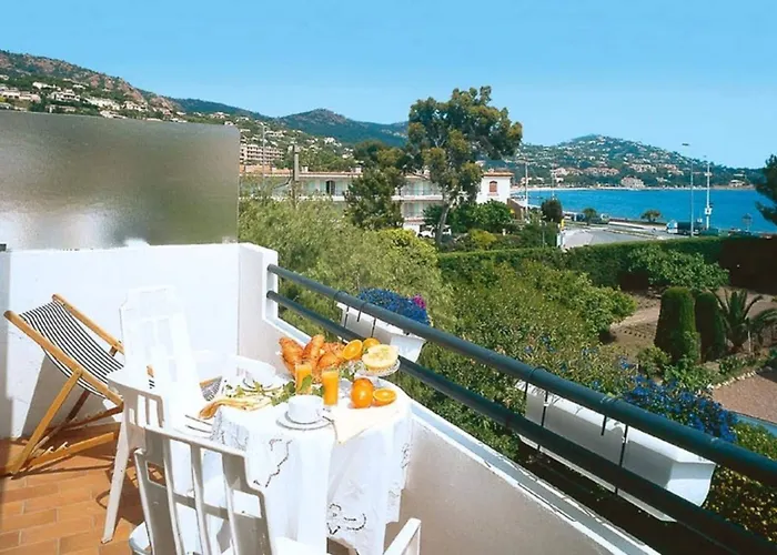 Logis L'esterella 3*